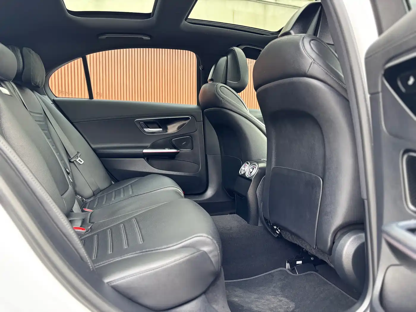 Mercedes-Benz C-Class New Energy 2024 C 350 eL фото 18