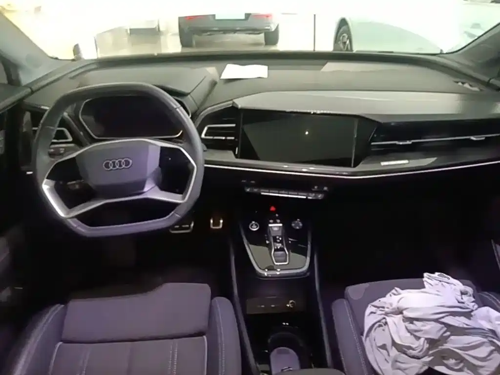 Фото 6 - Audi Q4 e-tron