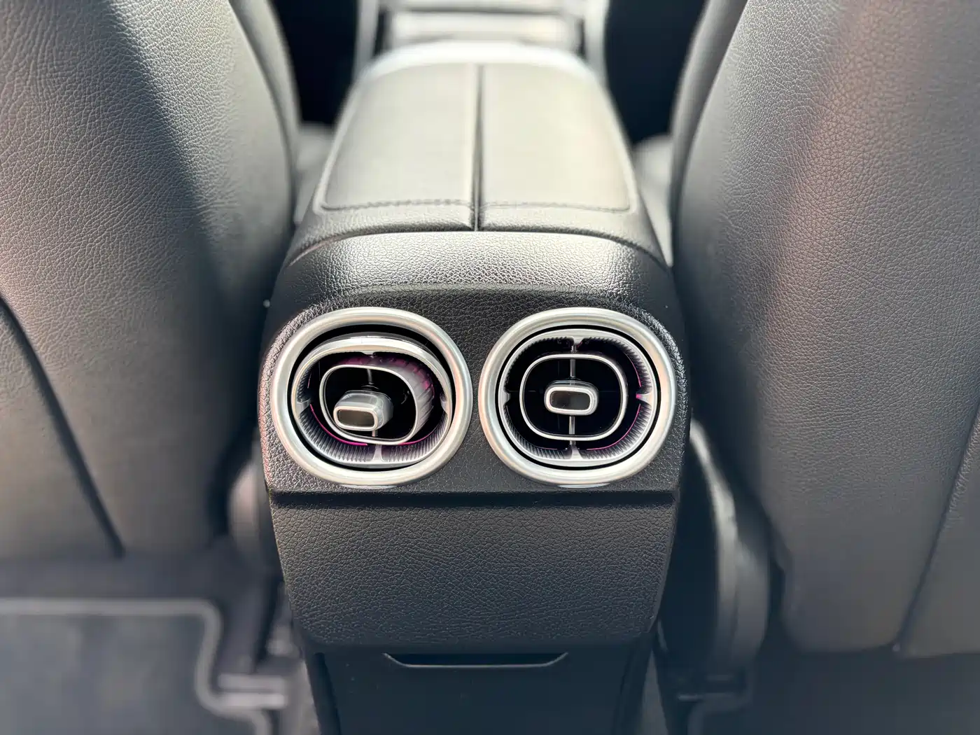 Mercedes-Benz C-Class New Energy 2024 C 350 eL фото 17