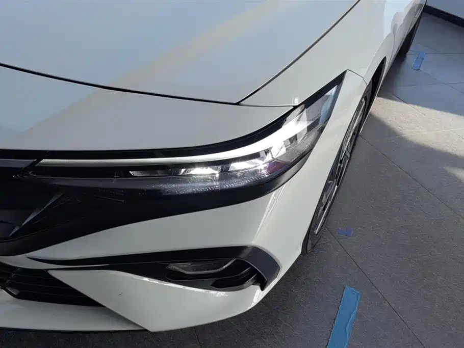 Hyundai Elantra 2023 1.5L CVT GLX Elite Edition фото 5