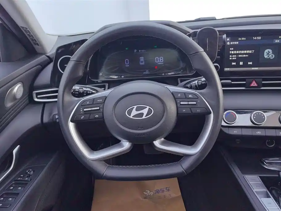 Hyundai Elantra 2023 1.5L CVT GLX Elite Edition фото 15