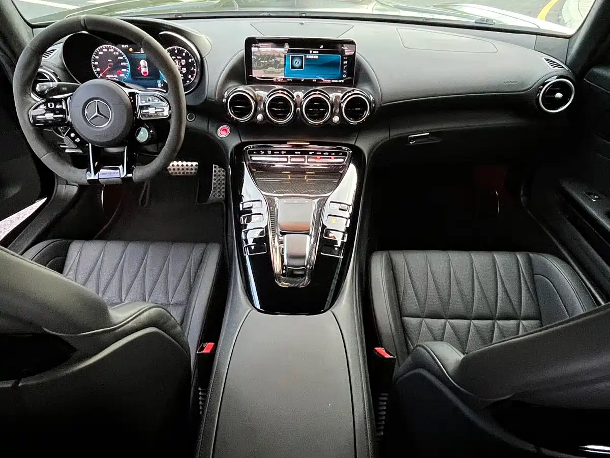 MERCEDES-BENZ AMG GT