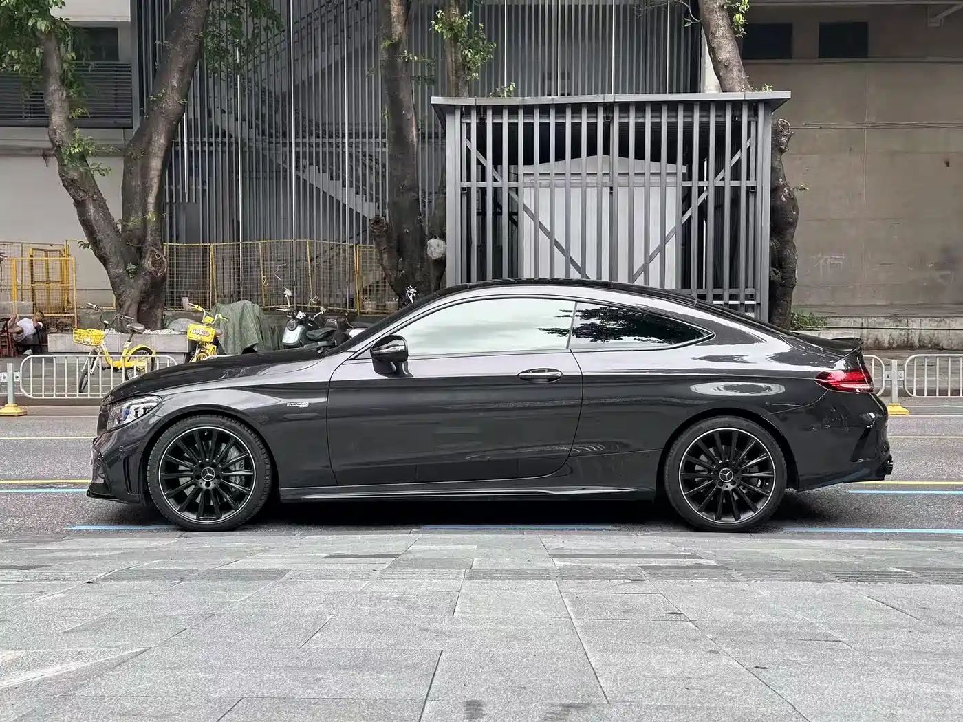 MERCEDES-BENZ C-CLASS AMG
