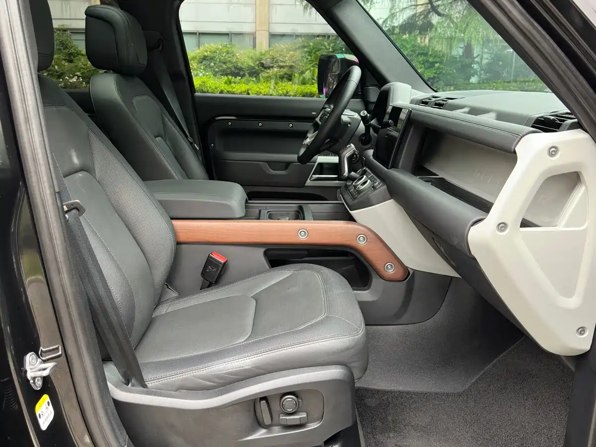 Land Rover Defender 2024 110 3.0T P400 X-DYNAMIC HSE фото 13