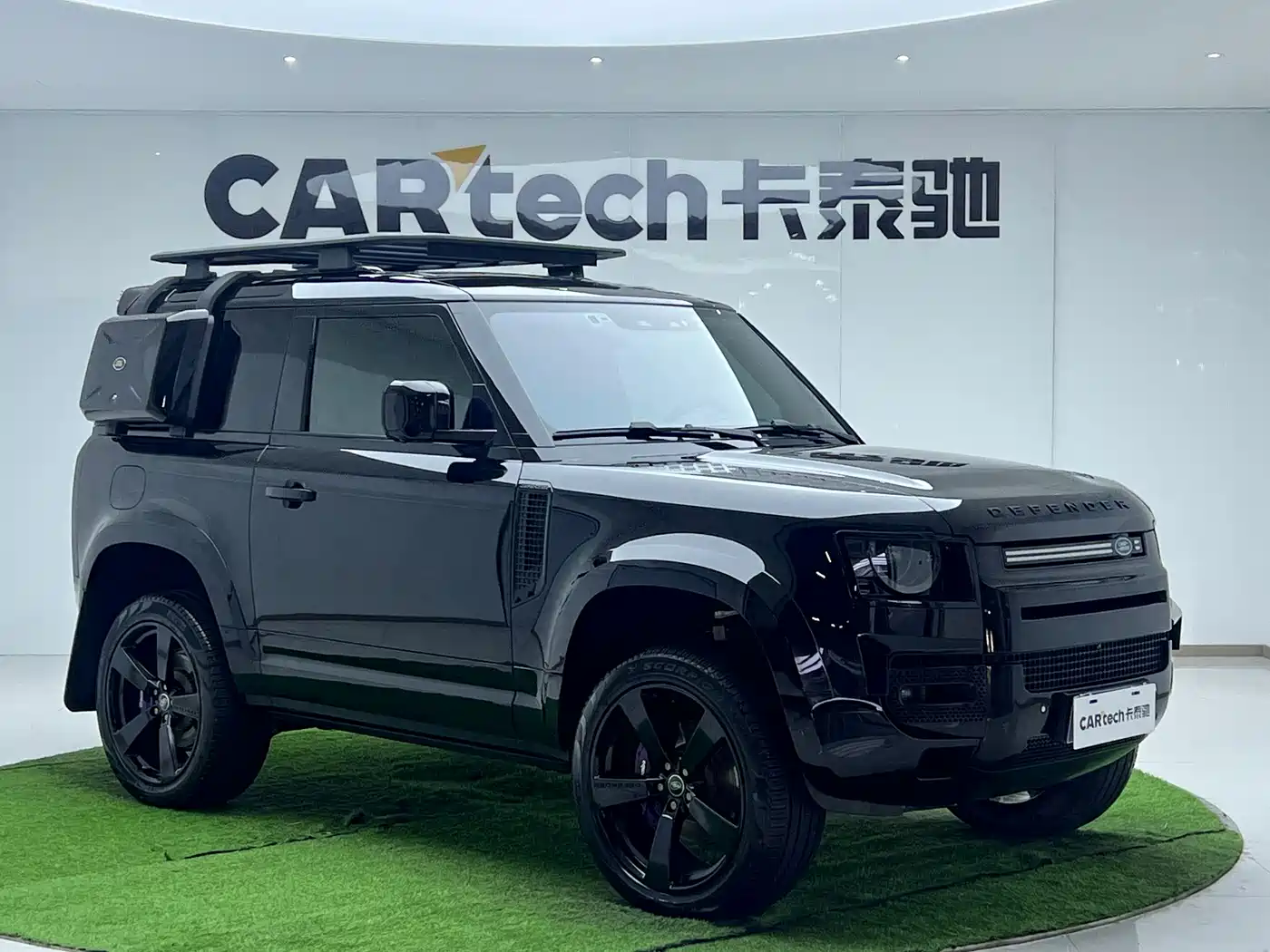 Land Rover Defender 2023 Facelift 90 3.0T P400 XS фото 4