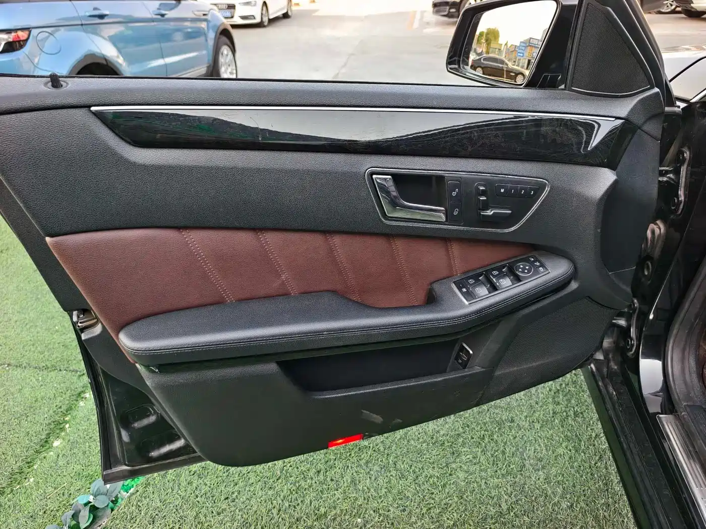 Mercedes-Benz E-Class 2011 E 260 L CGI Fashion фото 6