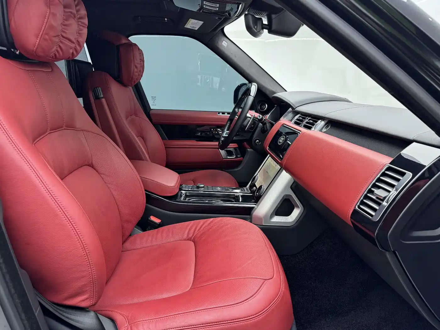 Land Rover Range Rover 2022 3.0 L6 400PS Prestige Genesis Extended Edition фото 14