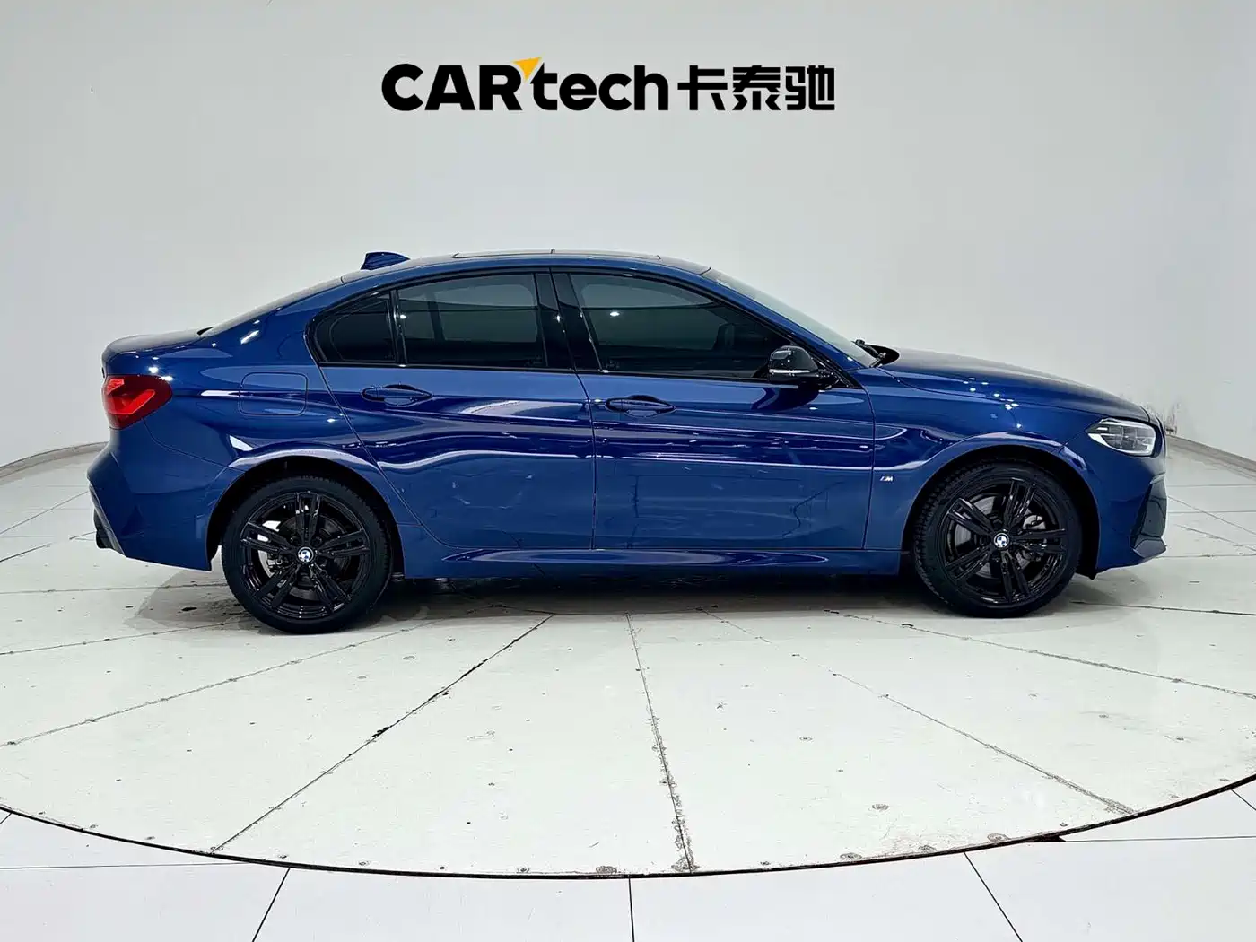 BMW 1 Series 2023 125i M Sport Shadow Edition фото 12