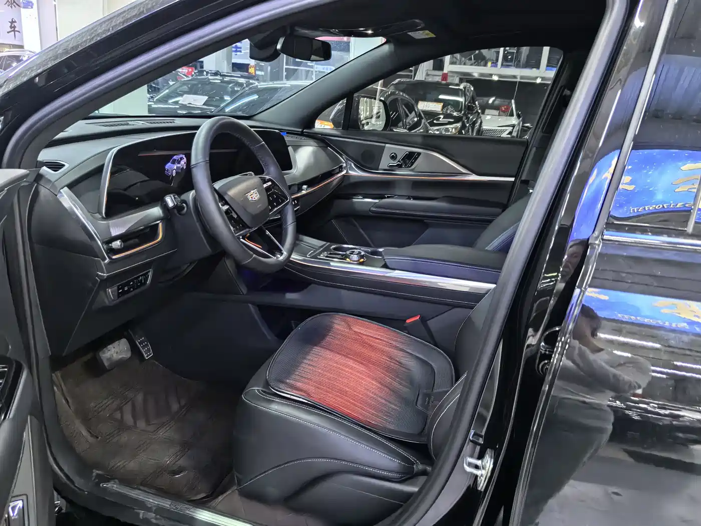 Cadillac XT5 2026 2.0T Luxury Model фото 7