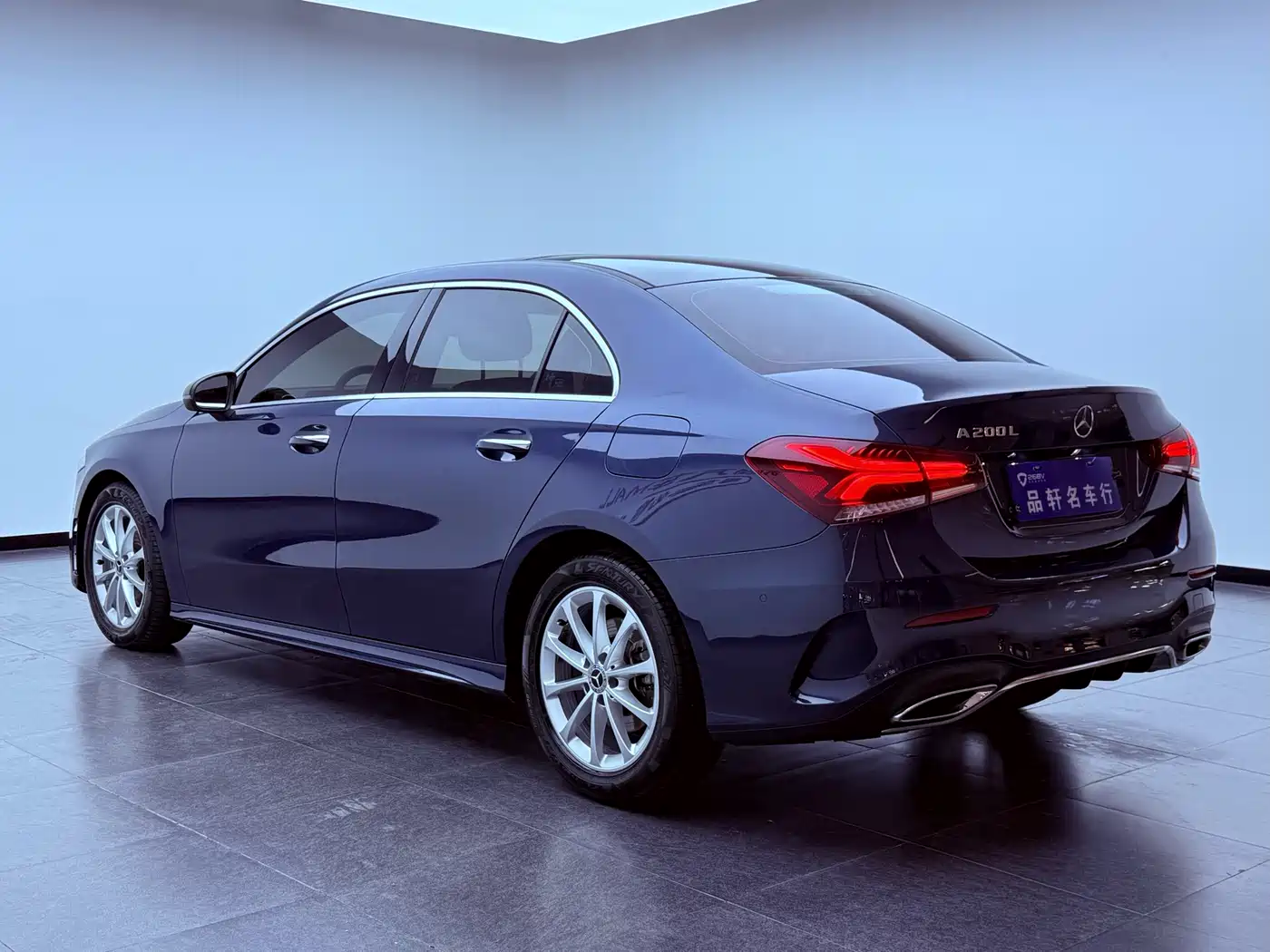 Mercedes-Benz A-Class 2019 Facelift A 200 L Sports Sedan фото 4