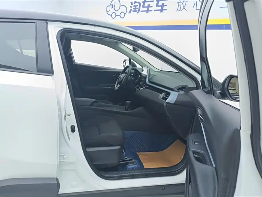 Toyota IZOA 2021 2.0L Yixiang Edition фото 8