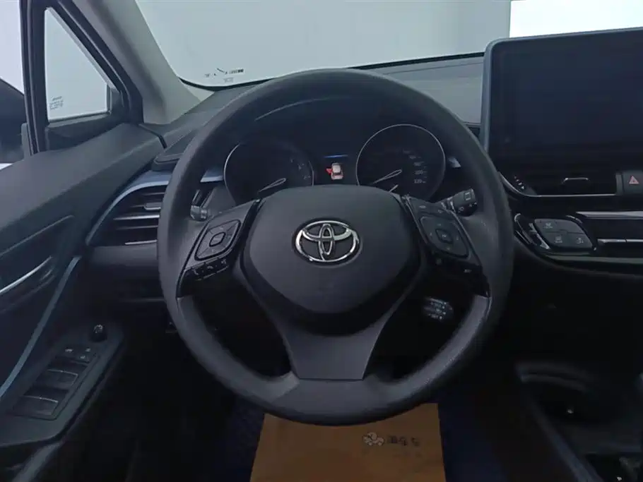 Toyota IZOA 2021 2.0L Yixiang Edition фото 15