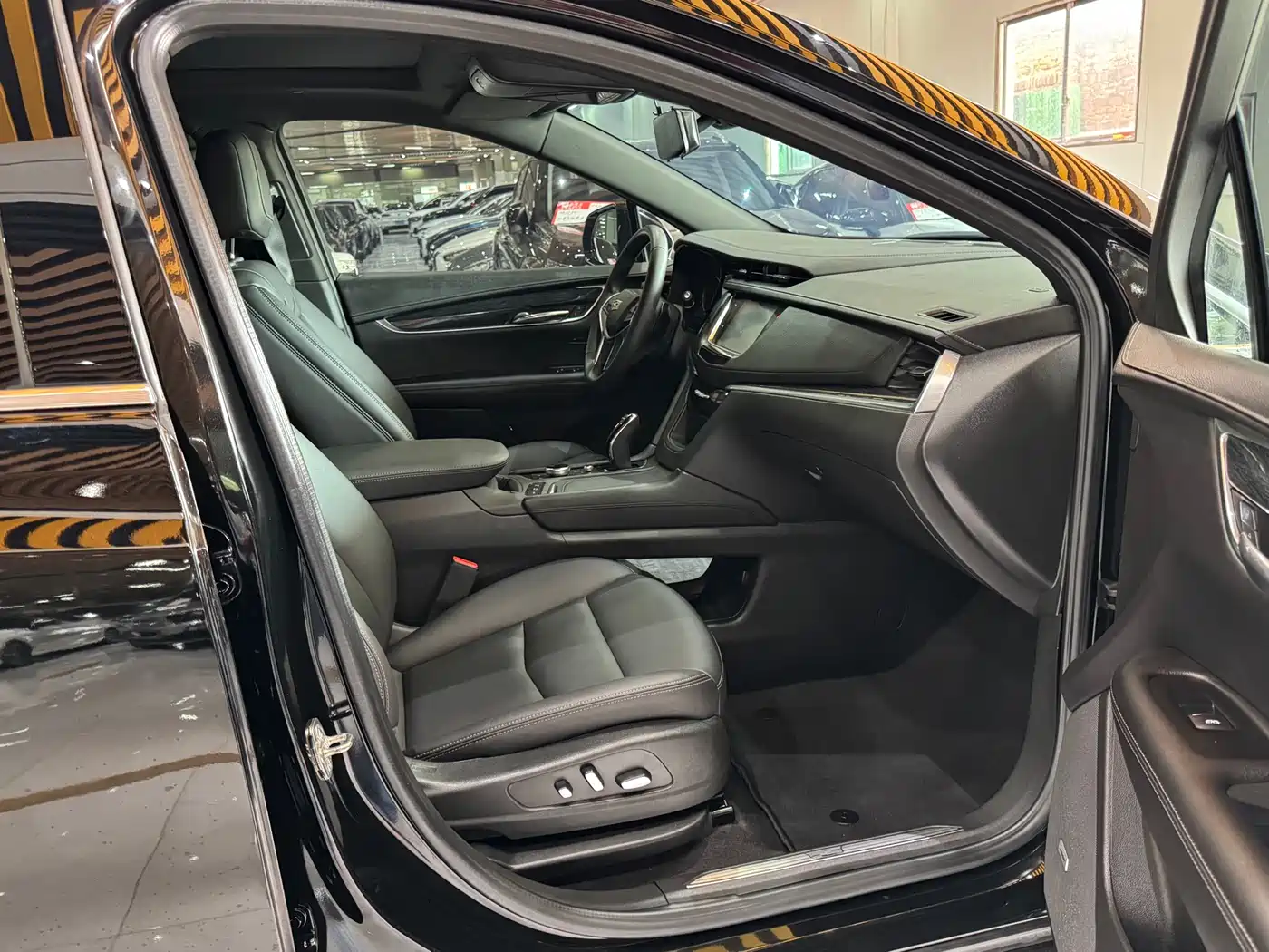 Cadillac XT5 2022 2.0T 2WD Luxury фото 26