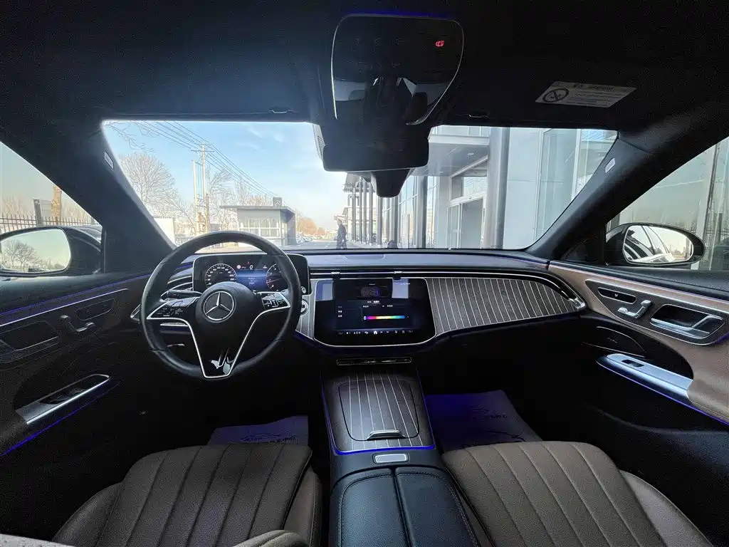 Mercedes-Benz E-Class 2024 E 300 L Fashion фото 23