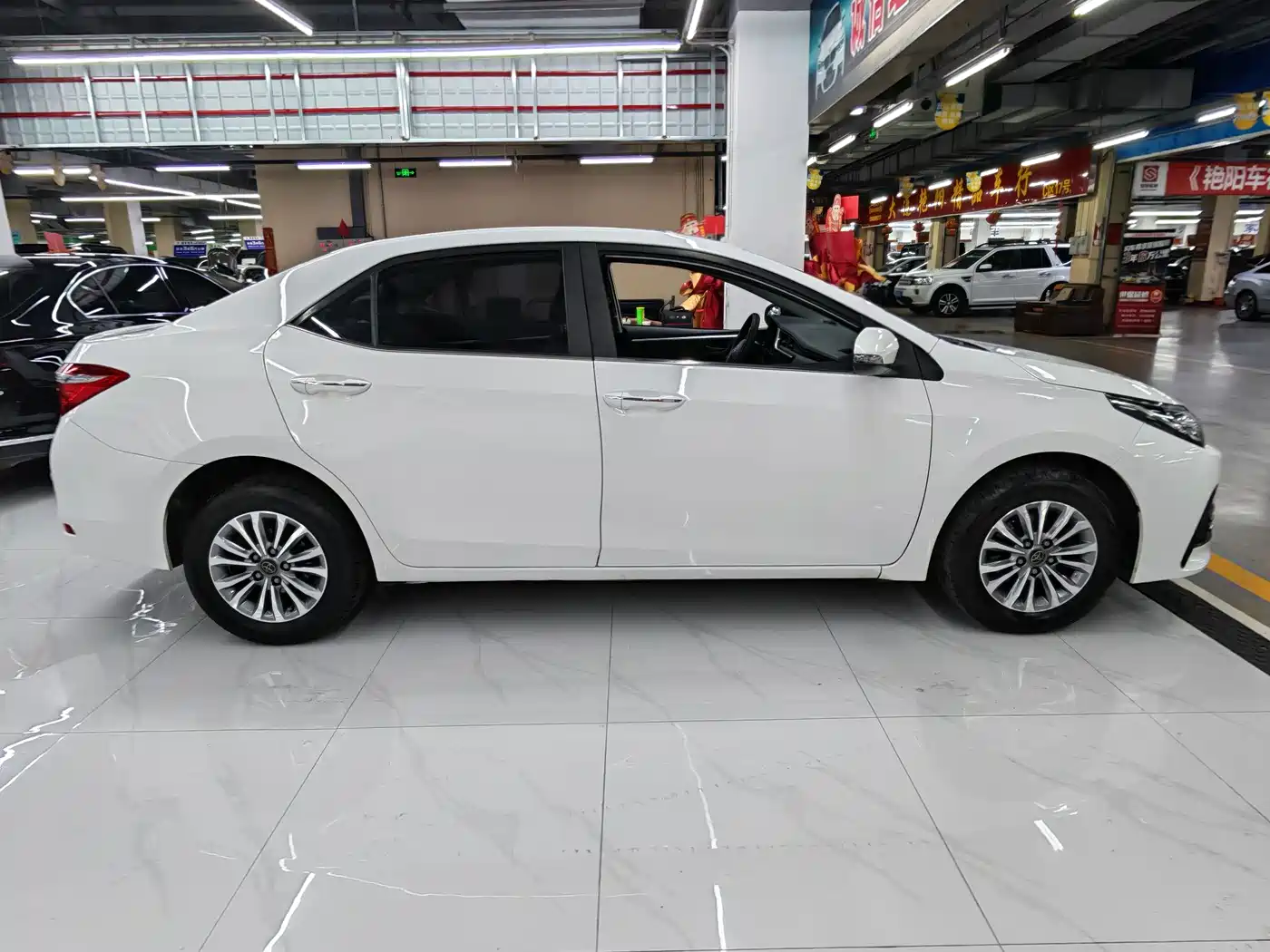 Toyota Corolla 2017 Facelift 1.2T S-CVT GL фото 9