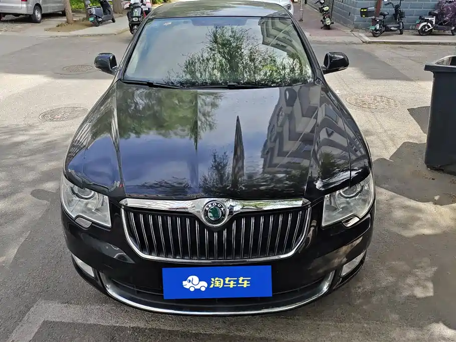 Škoda Superb 2012 1.8TSI Automatic Noble Elegance Edition фото 2