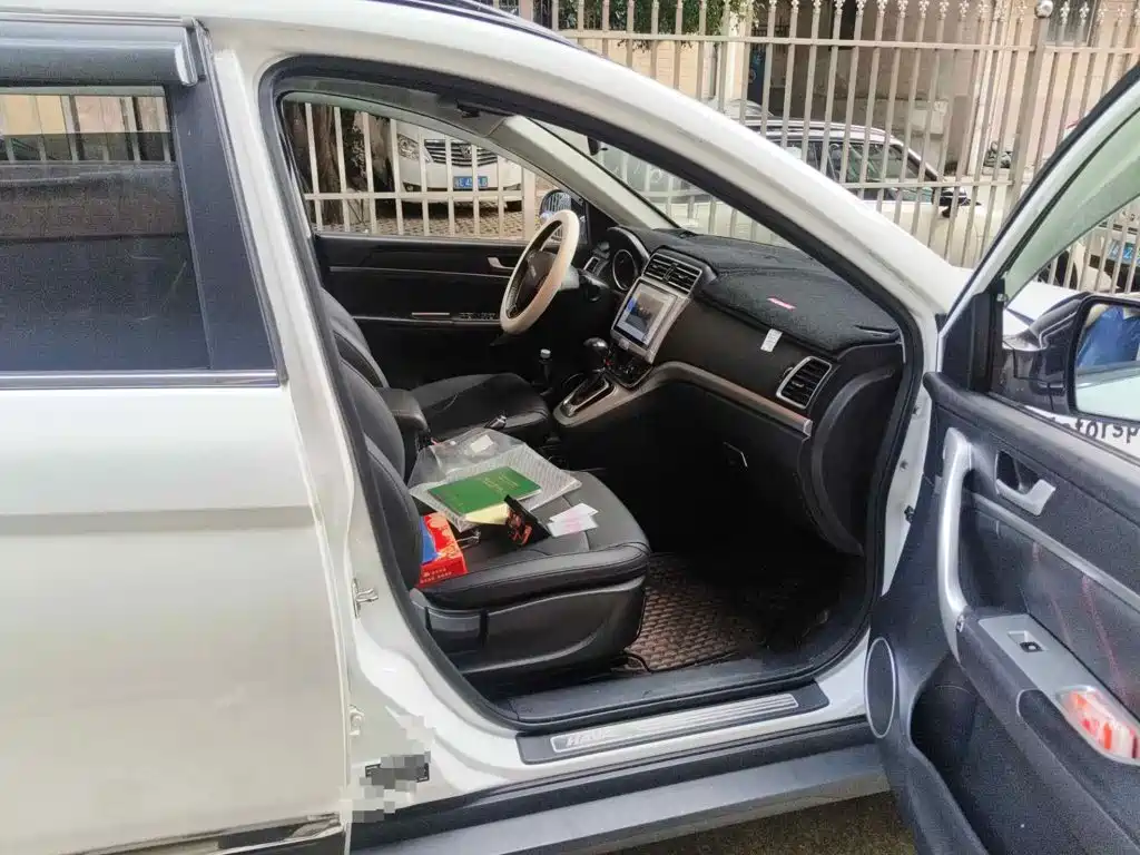 Photo 12 - Haval H6