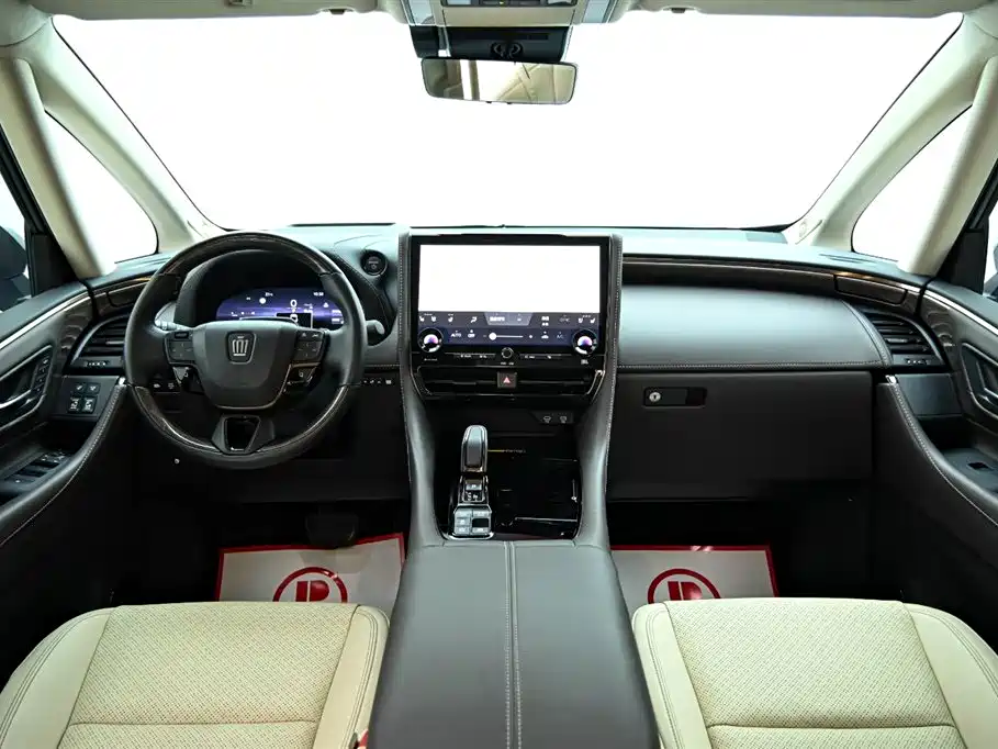 Toyota Vellfire 2024 Crown Hybrid 2.5L Executive Premium Edition фото 15