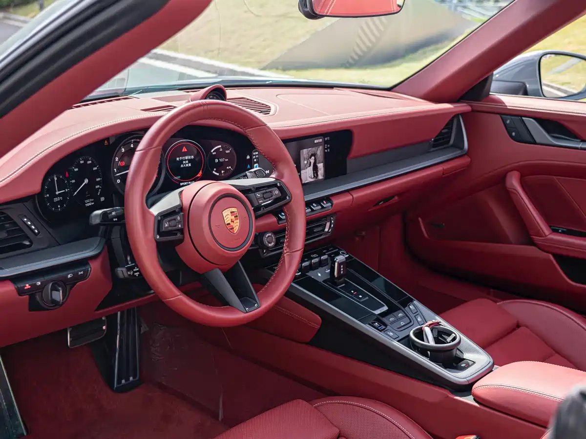 Porsche 911 2022 Carrera 4S Cabriolet 3.0T фото 10