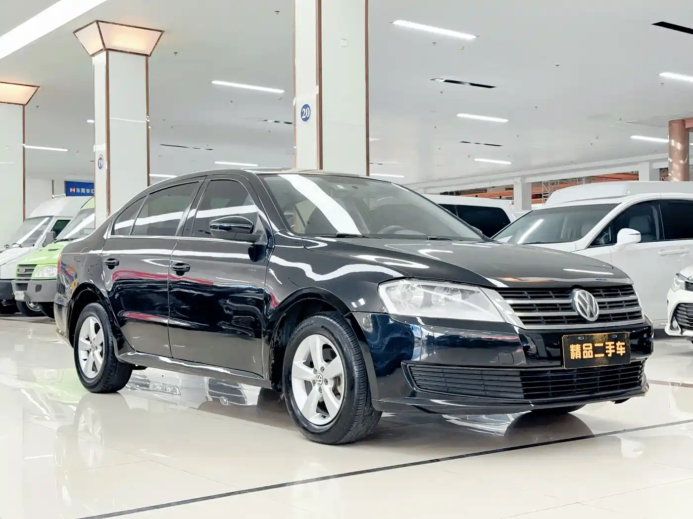 Volkswagen Lavida 2013 Facelift Classic 1.6L Automatic Trend фото 2