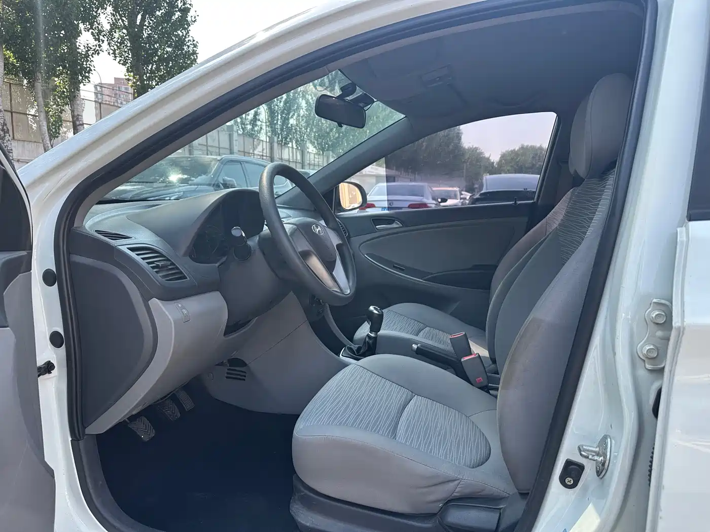 Hyundai Verna 2016 1.4L Manual Smart GLS фото 10