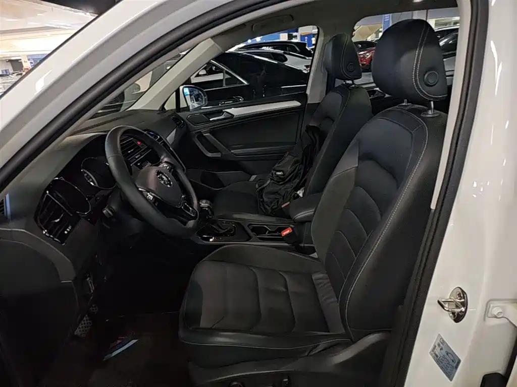Volkswagen Tiguan L 2019 330TSI Automatic 2WD Smart Luxury Edition China VI фото 15