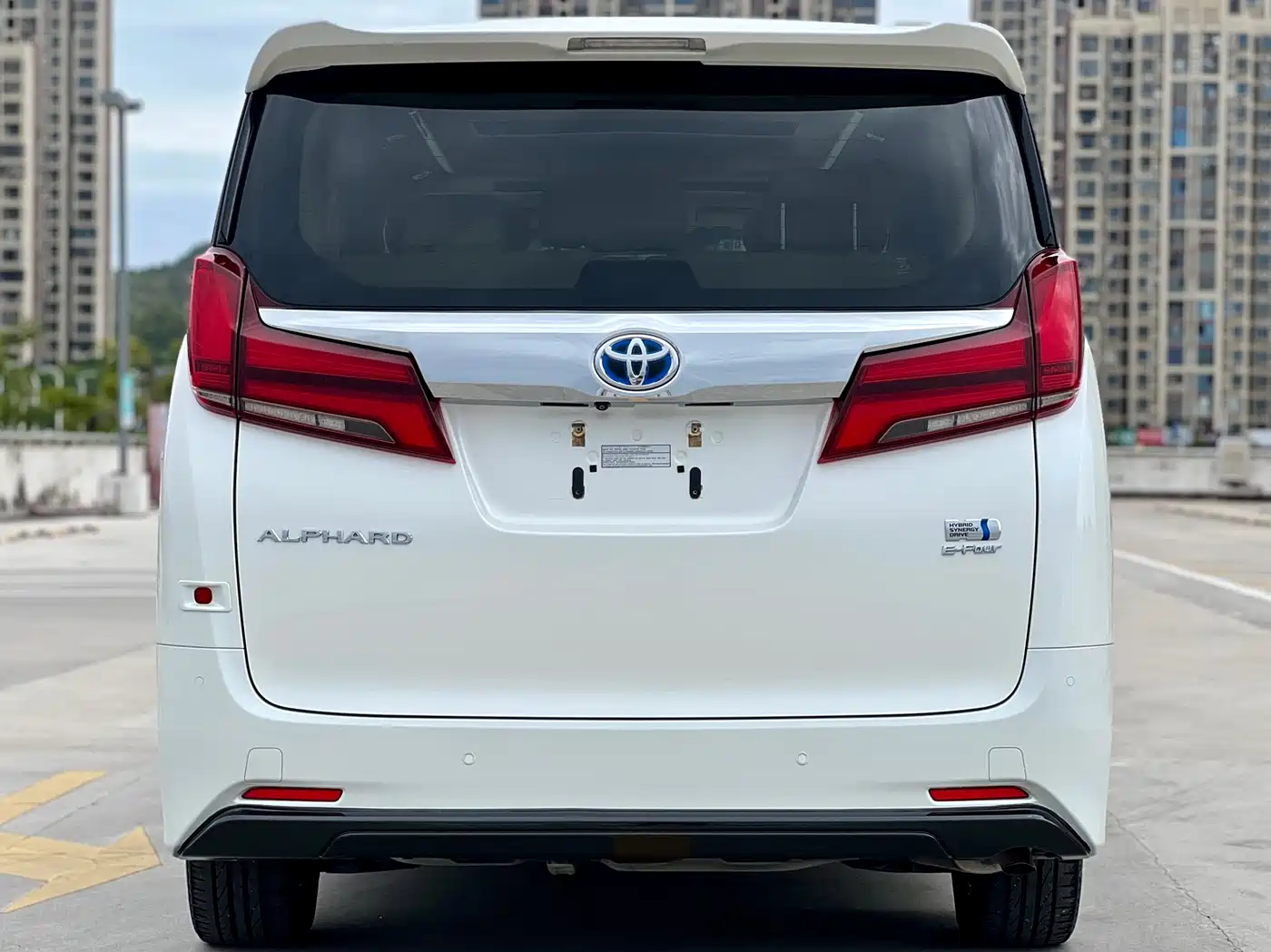 Toyota Alphard 2019 Hybrid 2.5L Luxury фото 10