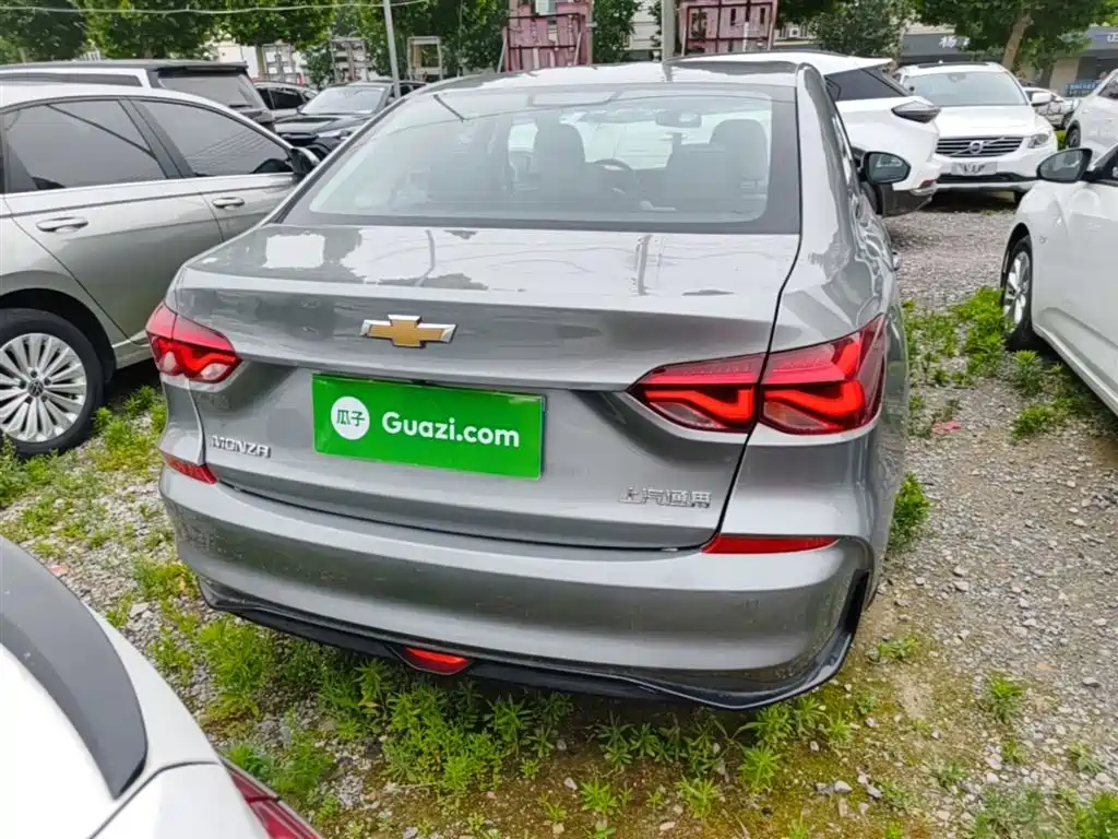 CHEVROLET CRUZE