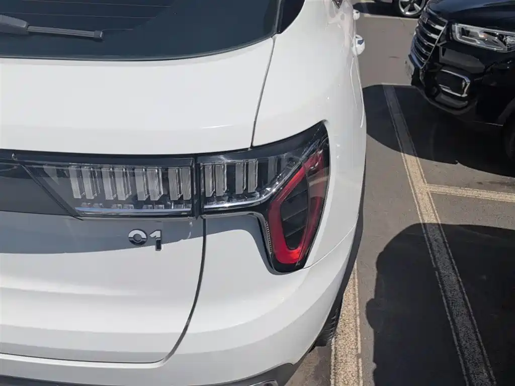 Lynk & Co 01 2018 2.0T 2WD Type+ Edition фото 8