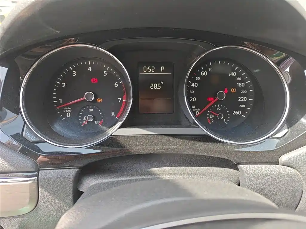 Volkswagen Sagitar 2016 230TSI 25th Anniversary Edition фото 4