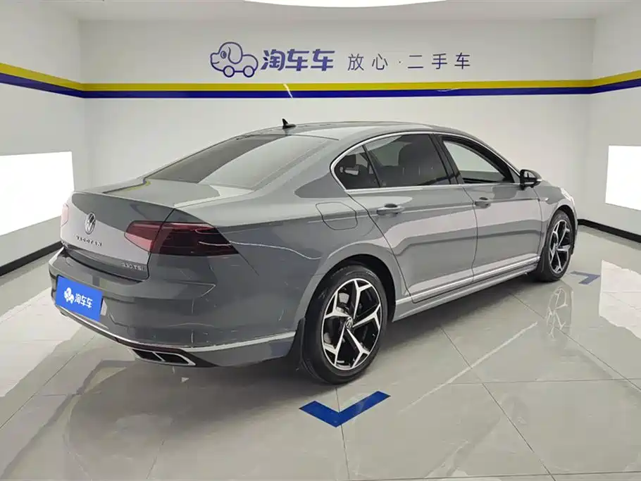 Volkswagen Magotan 2023 Model 2 Million Commemorative Edition 330TSI DSG Luxury фото 3