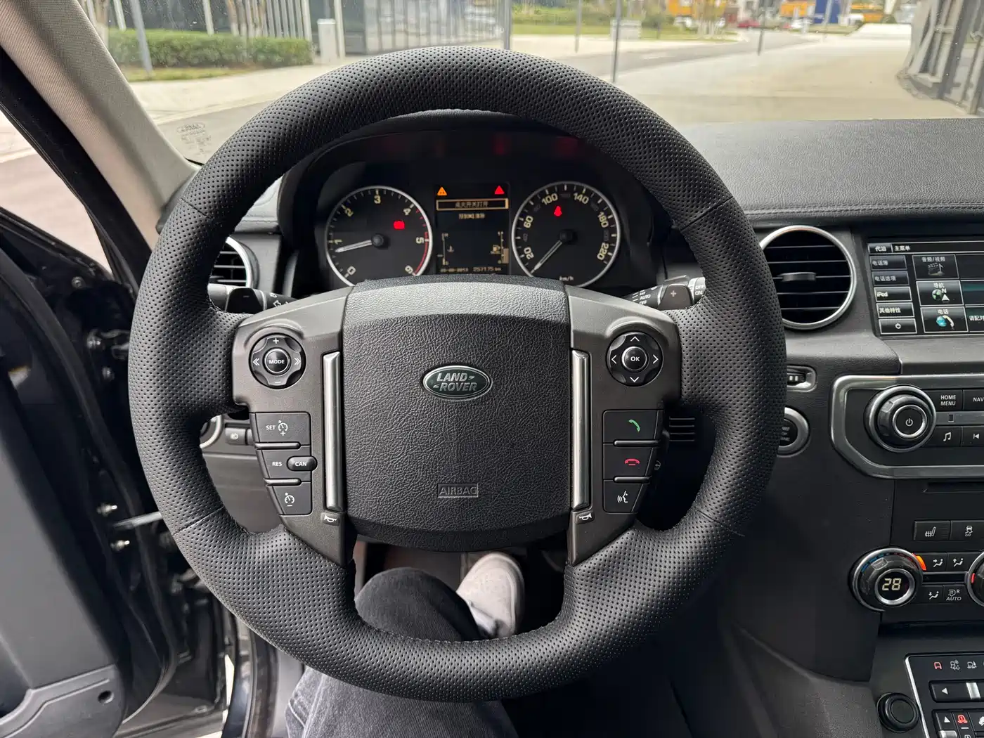 Land Rover Discovery 2015 3.0 SDV6 HSE Diesel фото 13
