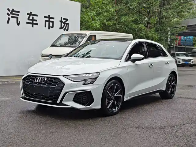 Audi A3 Рестайлинг, Sportback 35 TFSI, Стиль Спорт