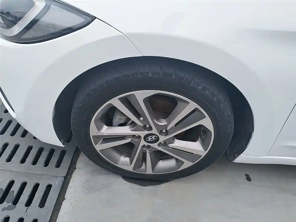 Hyundai Elantra 2016 Model 1.6L Automatic Smart Elite фото 23