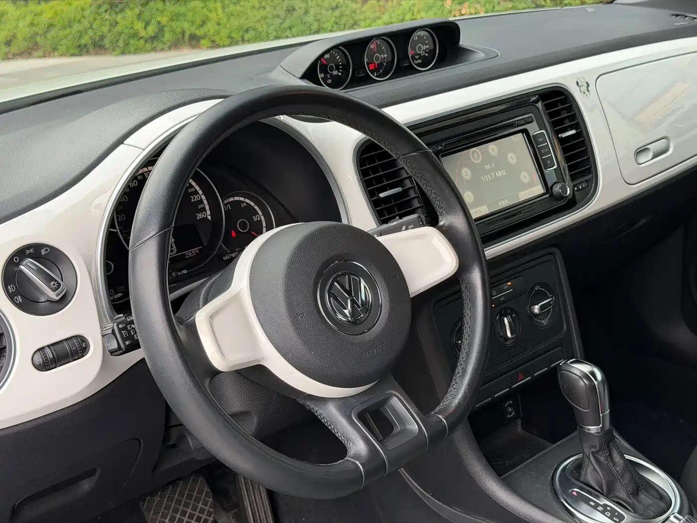 Volkswagen Beetle 2014 1.4TSI Fashion Edition фото 5