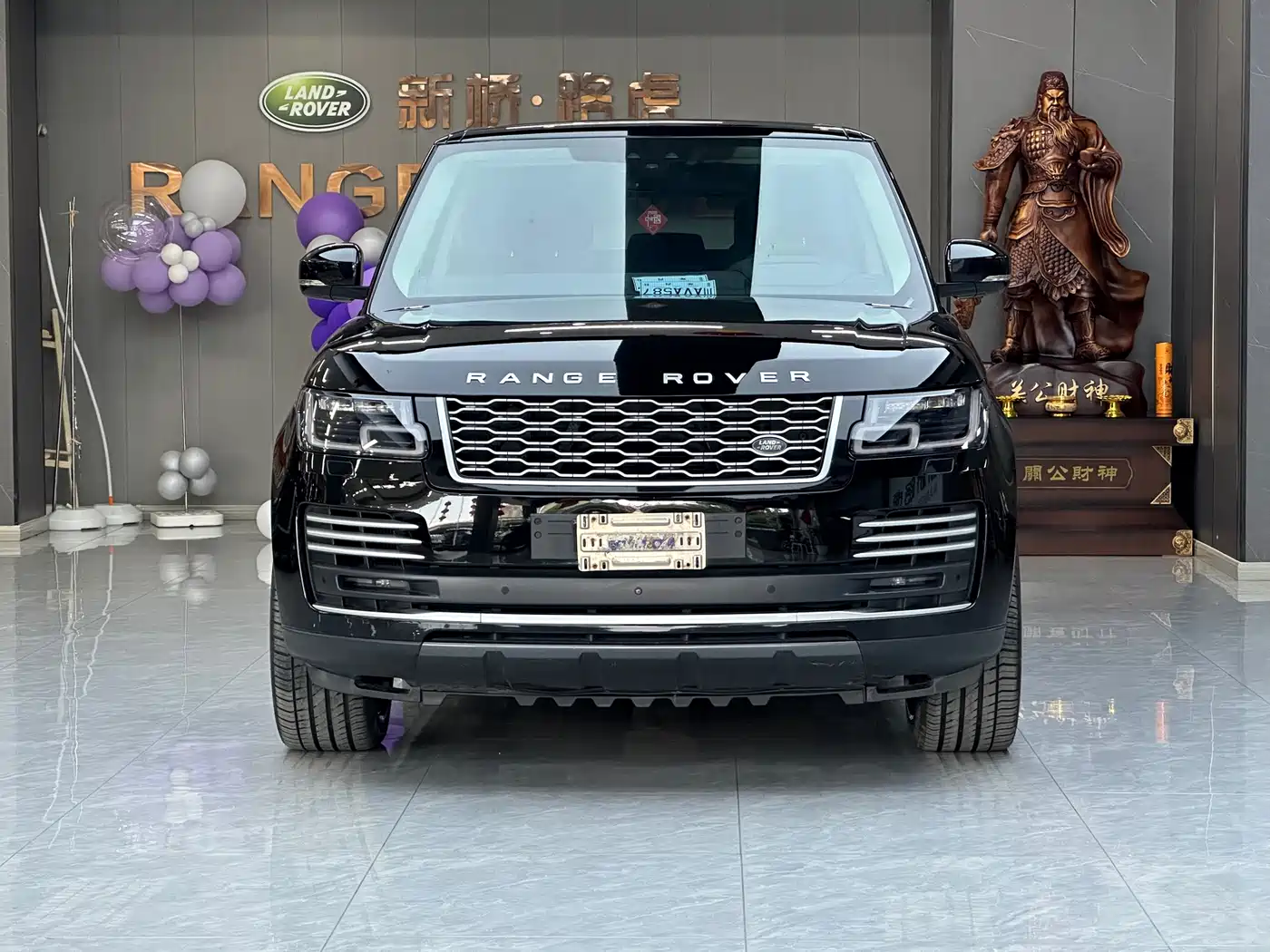 Land Rover Range Rover 2018 3.0 SC V6 Vogue Heritage Extended Edition фото 2