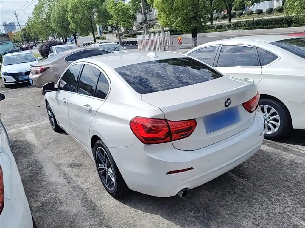 BMW 1 Series 2019 118i Fashion Edition фото 5