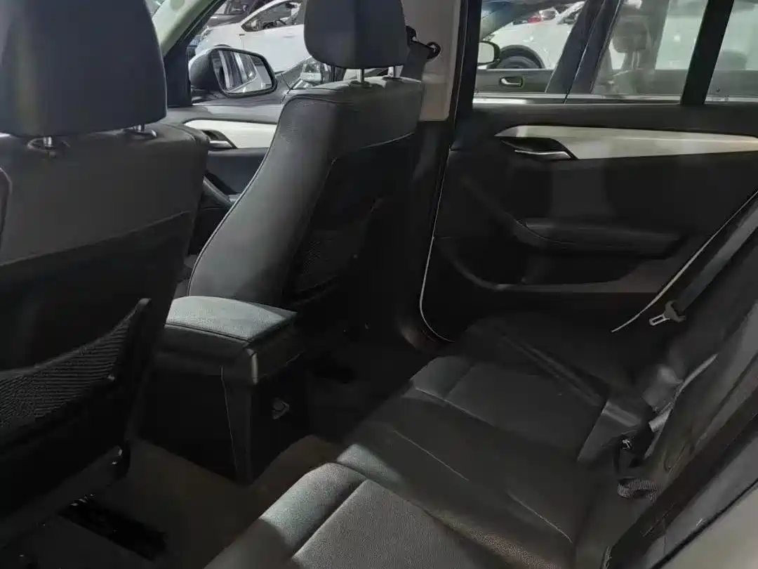 BMW X1 2015 xDrive20i Fashion фото 7