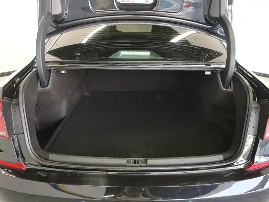 Volkswagen Passat 2017 330TSI DSG Prestige фото 4