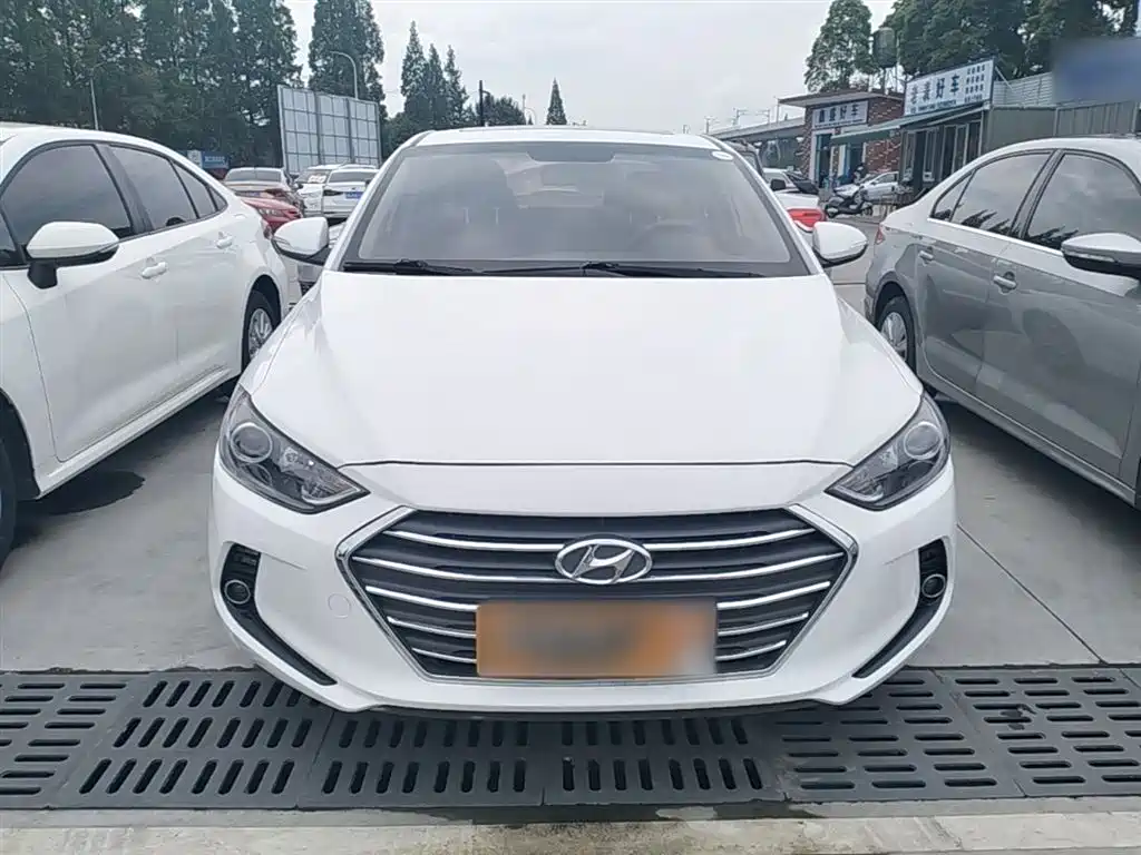 Hyundai Elantra 2016 Model 1.6L Automatic Smart Elite фото 3