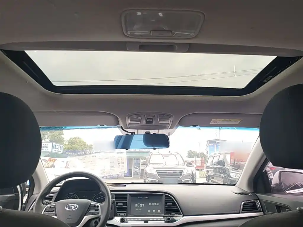 Hyundai Elantra 2016 Model 1.6L Automatic Smart Elite фото 18