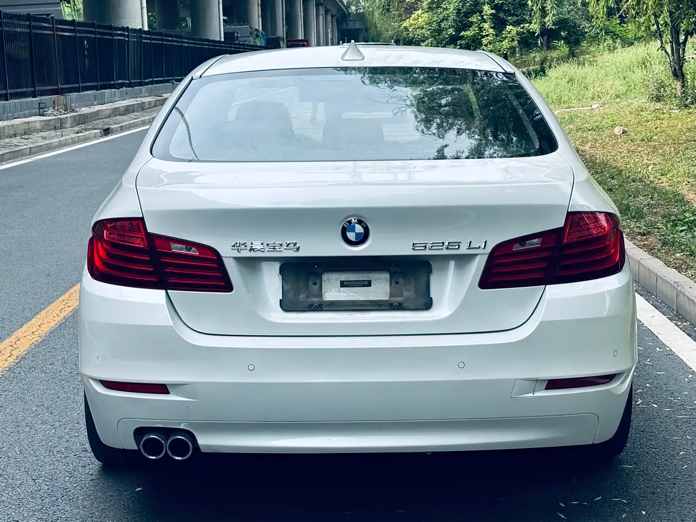 BMW 5 Series 2017 525Li Leading Edition фото 4