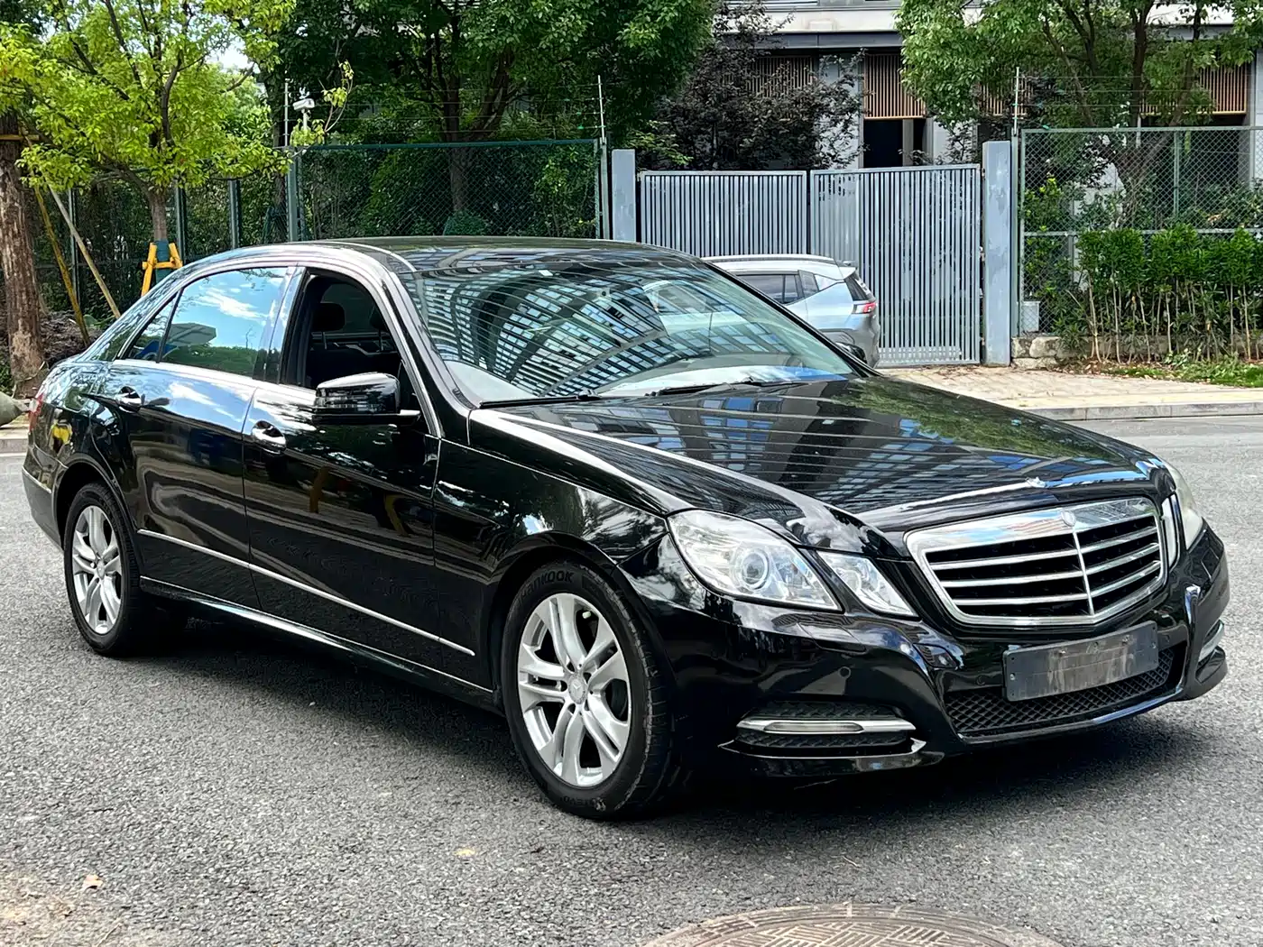 Mercedes-Benz E-Class 2012 E 300 L Fashion фото 3