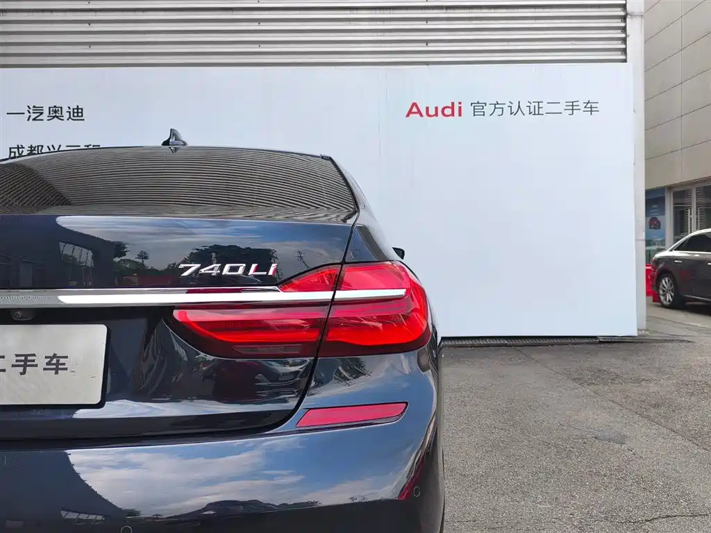 BMW 7 Series 2016 740Li Leading Edition фото 22