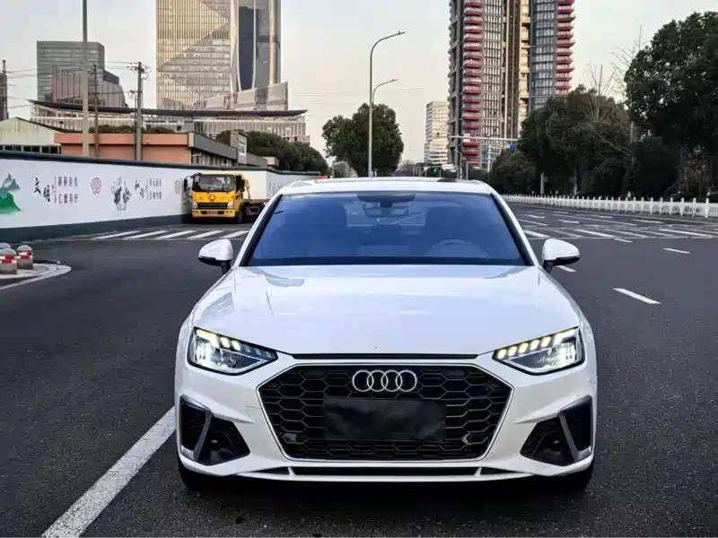 Audi A4L 2020 40 TFSI Fashion Dynamic Edition фото 3