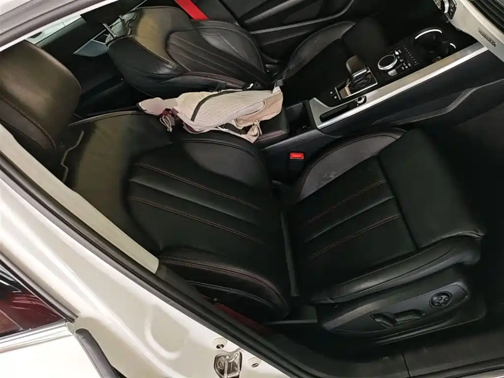 Audi A4L 2017 Model 45 TFSI quattro Sport Version фото 25