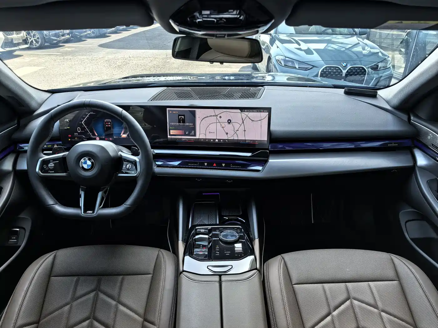 BMW 5 Series 2025 530Li Leading M Sport Package фото 12