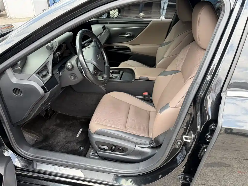 Lexus ES 2022 300h Excellence Edition фото 8