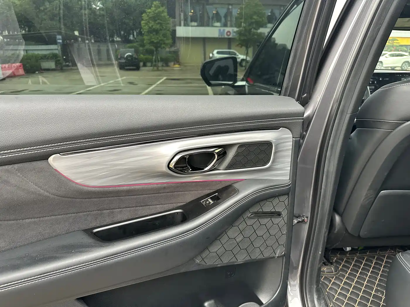 GAC Trumpchi Trumpchi GS8 2022 Dual Engine Series 2.0TM 2WD Premium Edition (6-Seater) фото 15