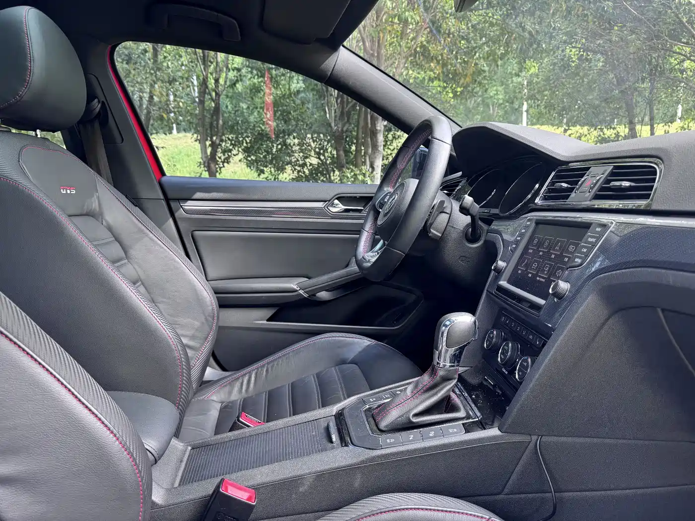 Volkswagen Lamando 2017 2.0T GTS фото 7